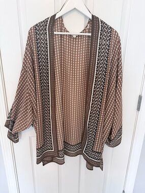 Max Studio Brown and White Geometric Open Front Kimono